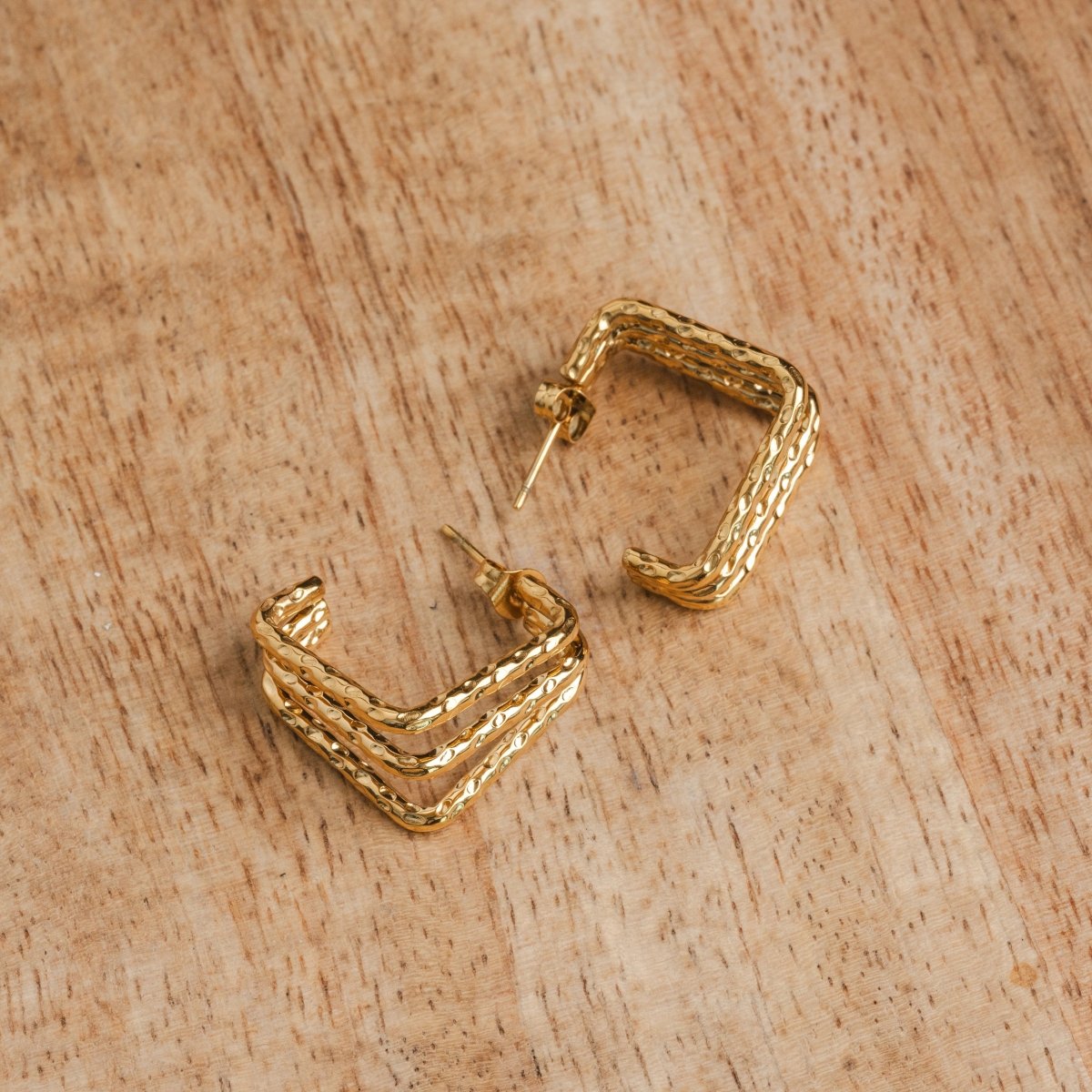 Amara Triple Curve Earrings – 18K Gold Plated