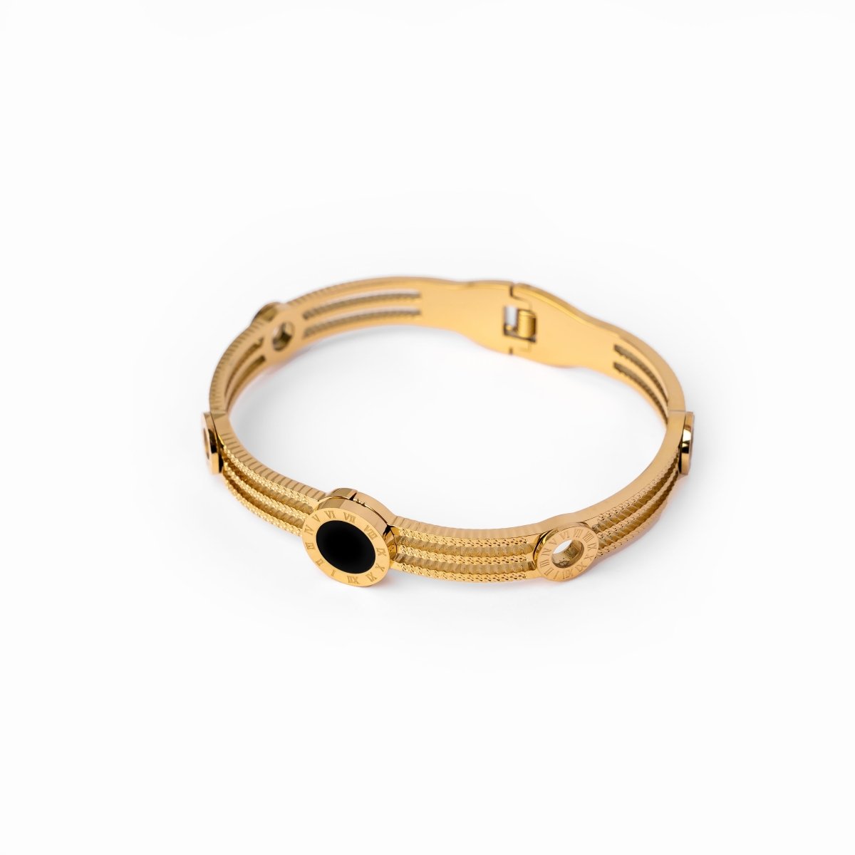 Selene Triple Onyx Cuff – 18K Gold Plated | Rosarat 