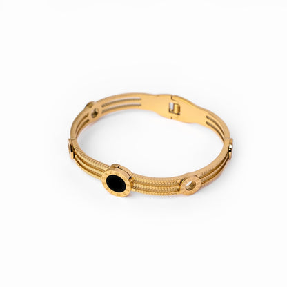 Selene Triple Onyx Cuff – 18K Gold Plated | Rosarat 