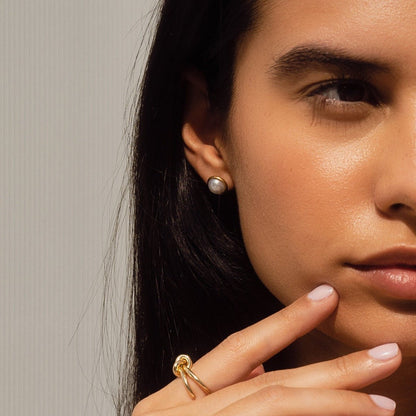 Elara Single Pearl Earrings – 18K Gold Plated