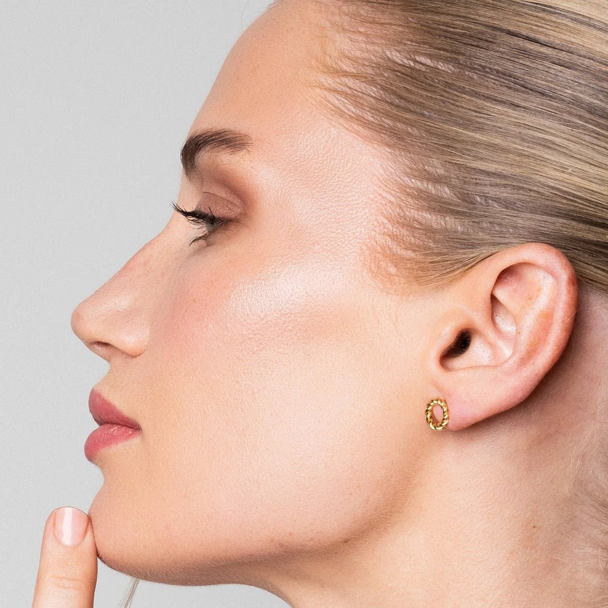 Lunara Twist Earrings – 18K Gold Plated