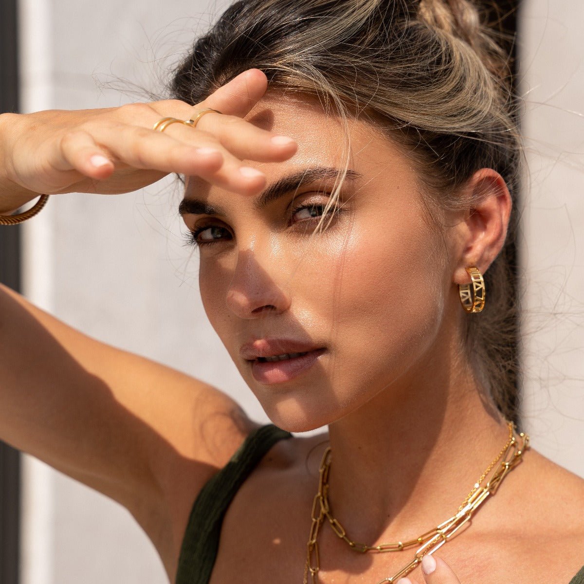 Roman Era Hoop Earrings – 18K Gold Plated