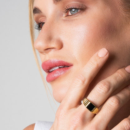 Noir Statement Ring – 18K Gold Plated