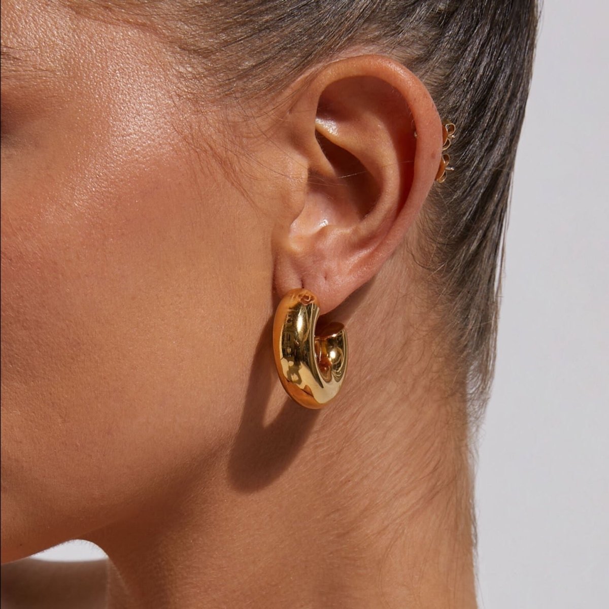 Liora Chunky Hoop Earrings – 18K Gold Plated