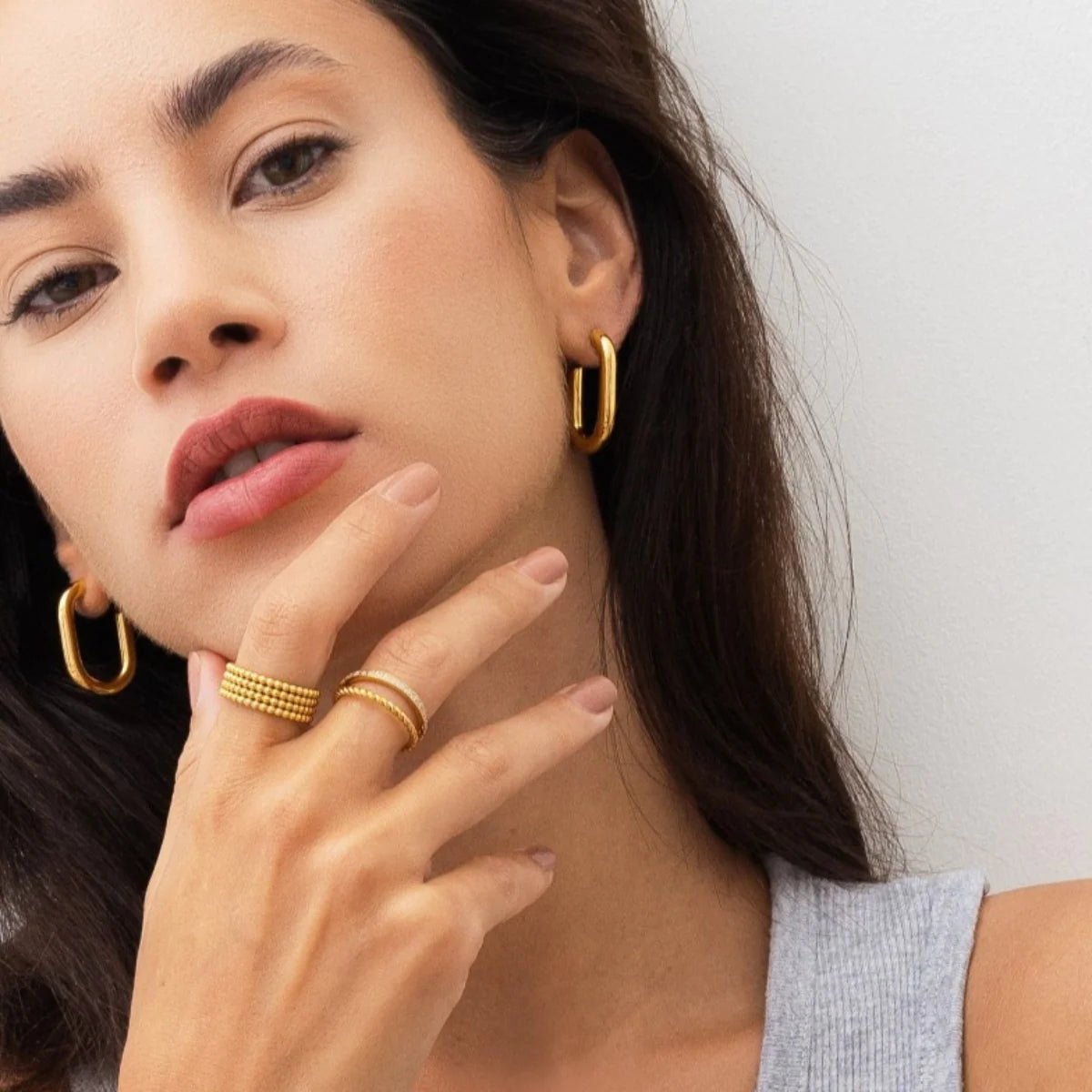 Nora Gold Hoop Earrings – 18K Gold Plated