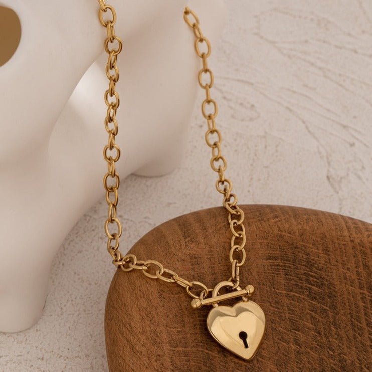 Eterna Heart Necklace – 18K Gold Plated