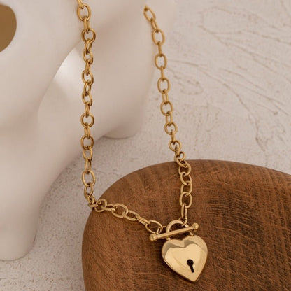 Eterna Heart Necklace – 18K Gold Plated