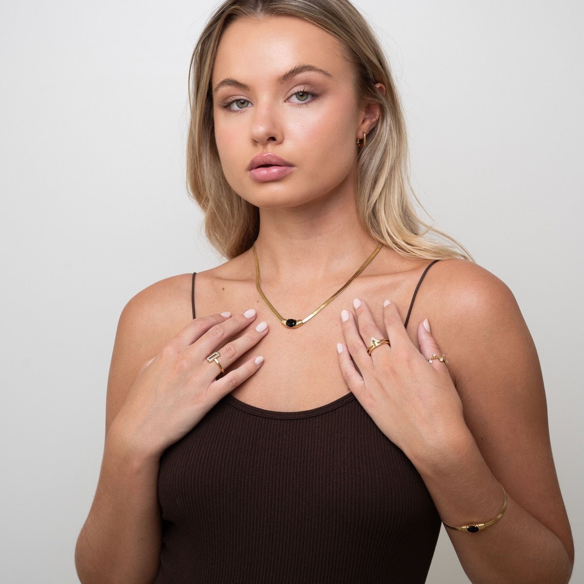 Onyra Mesh Stone Necklace – 18K Gold Triple Plated