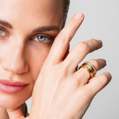 Wire &amp; Crystal Ring – 18K Gold Plated 