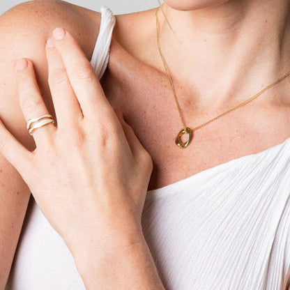 Abstract Mother of Pearl Adjustable Ring – 18K Gold Plated