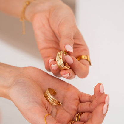 Lunara Gold Hoops – 18K Plated