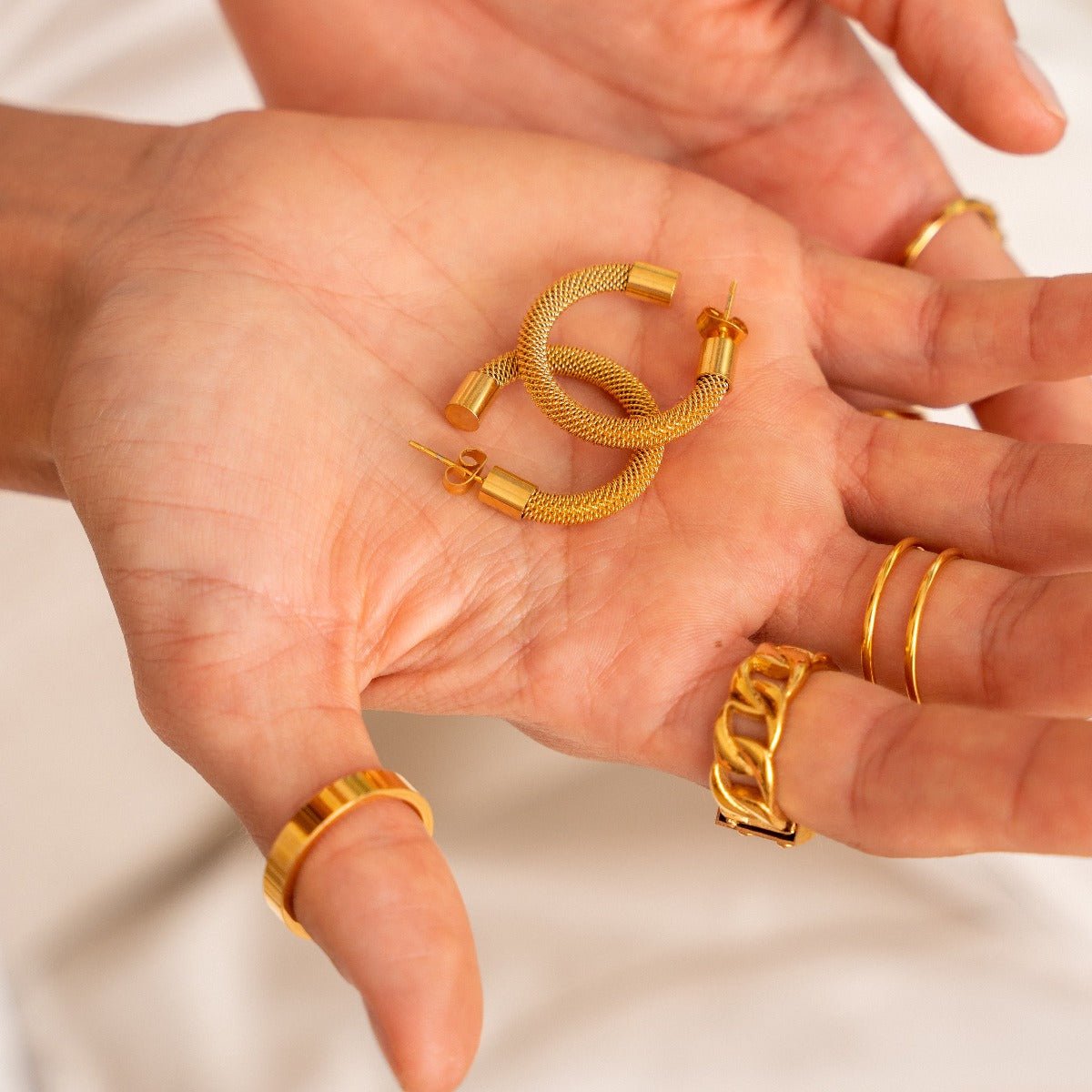 Isabella Mesh Hoop Earrings – 18K Gold Plated