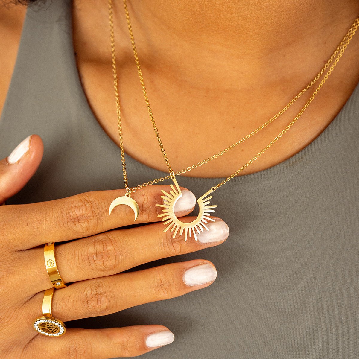 Vetra Spike Pendant Necklace – 18K Gold Triple Plated 