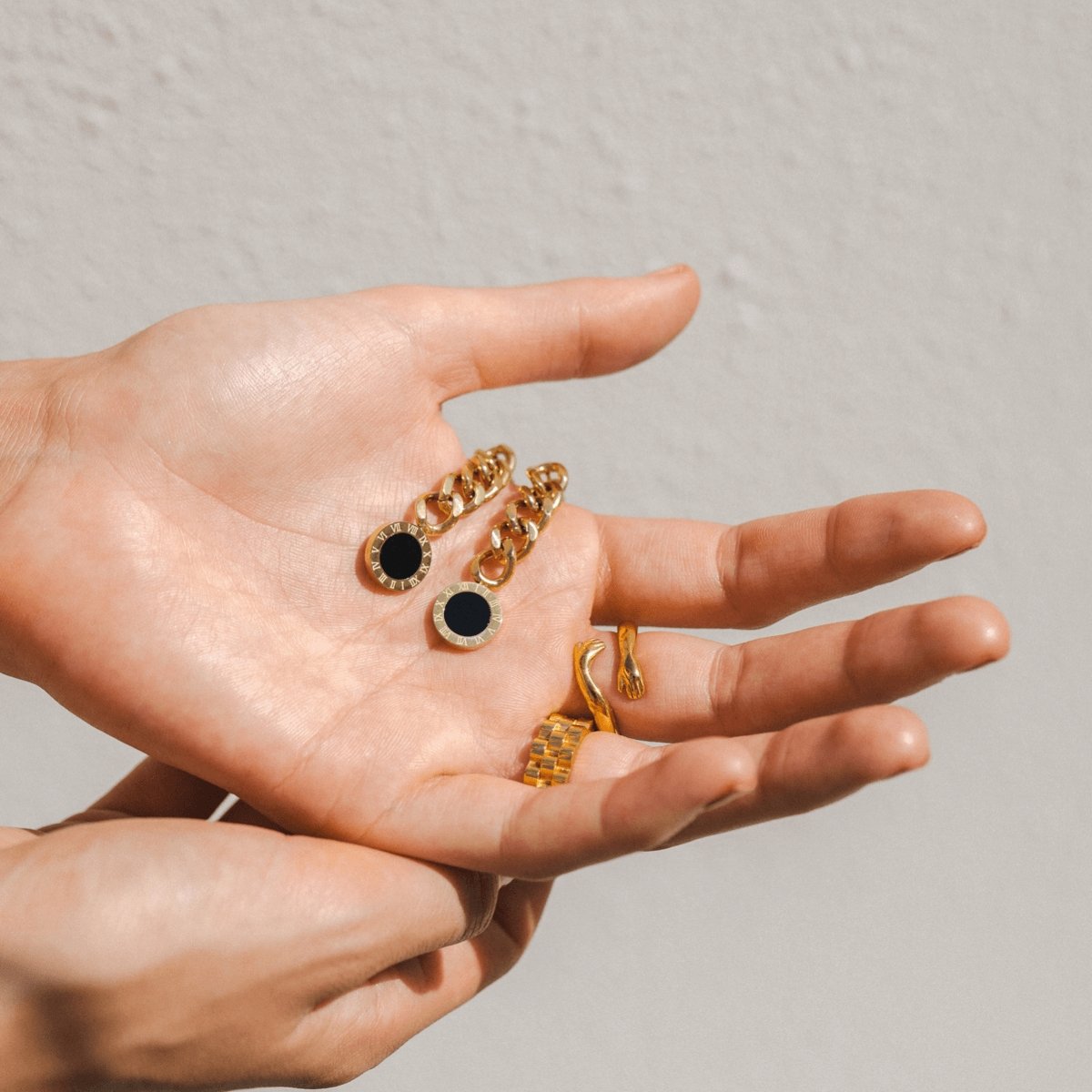 Noir Glam Chain Earrings – 18K Gold Plated