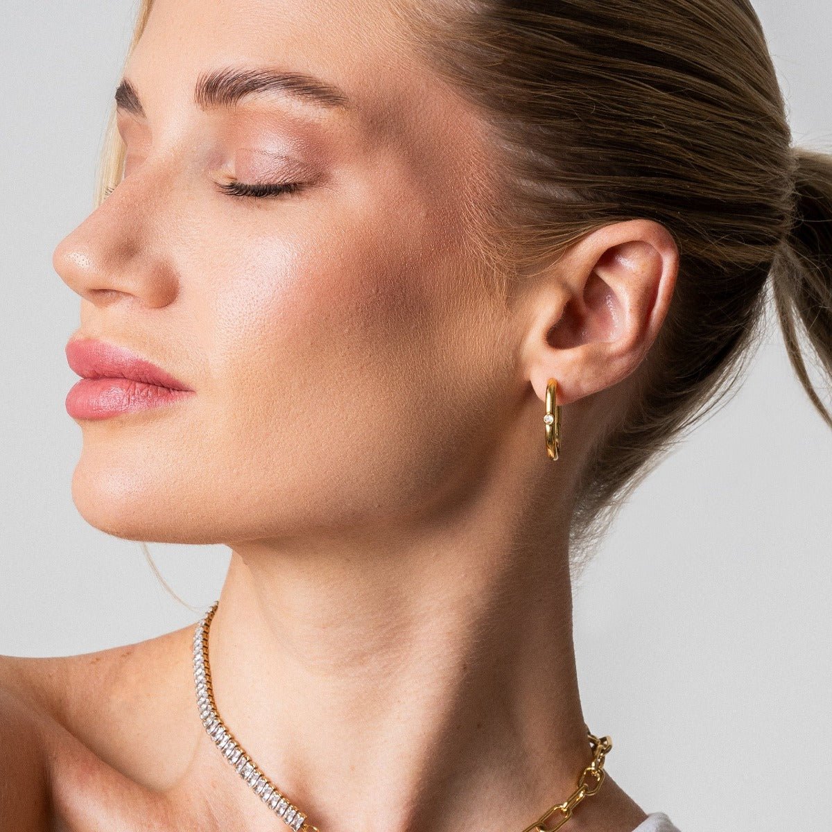 Evelyn Shine Hoop Earrings – 18K Gold Plated