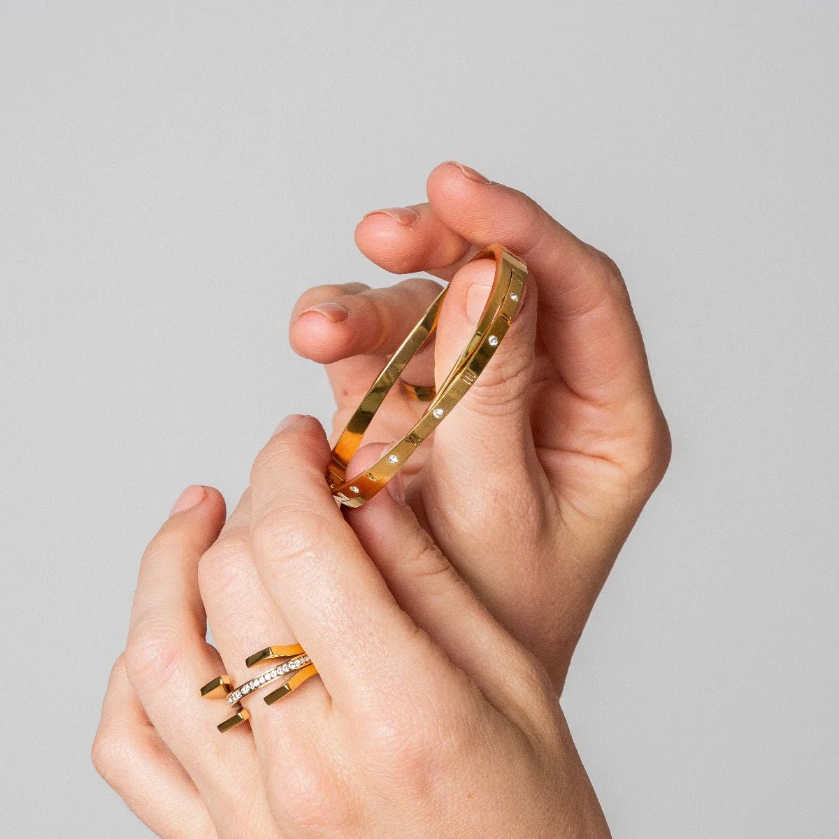 Aureum Roman Interlace Cuff – 18K Gold Plated | Rosarat