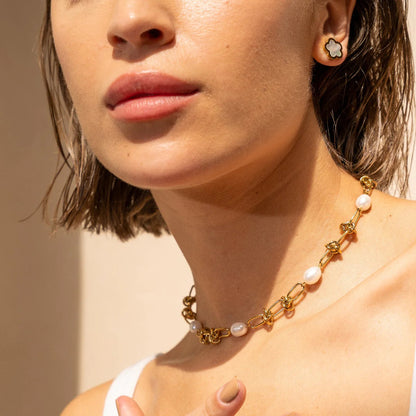 Lunaria Knot &amp; Pearl Necklace – 18K Gold Triple Plated