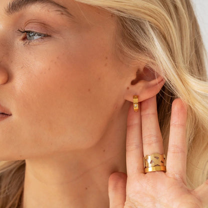 Luna Classic Hoop Earrings – 18K Gold Plated
