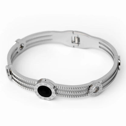 Selene Triple Onyx Cuff – 18K Gold Plated | Rosarat 