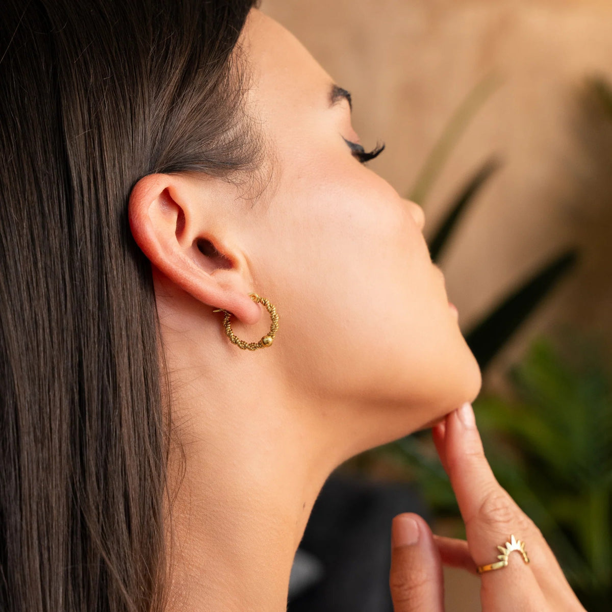 Elara Twist Hoops – 18K Gold Plated 