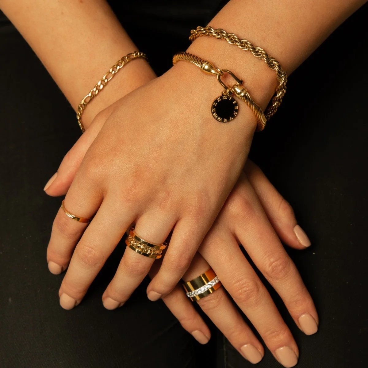 Onyra Pendant Bracelet – 18K Gold Plated | Rosarat