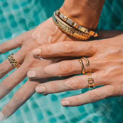 Evelune Golden Leaf Bracelet – 18K Gold Plated | Rosarat 