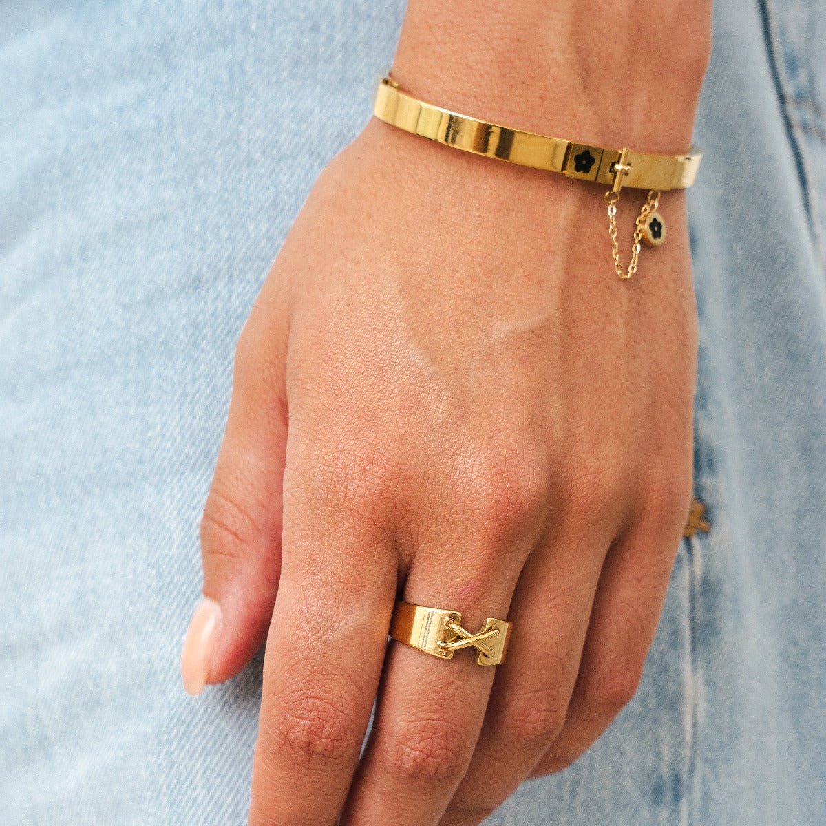 Lumé Charm Cuff – 18K Gold Plated | Rosarat