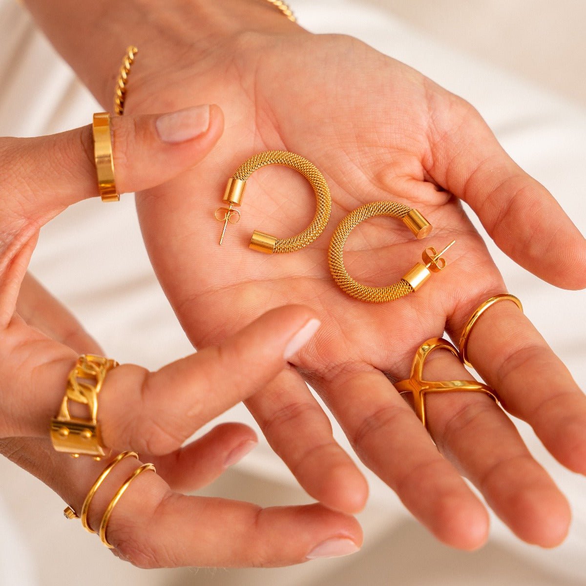 Isabella Mesh Hoop Earrings – 18K Gold Plated