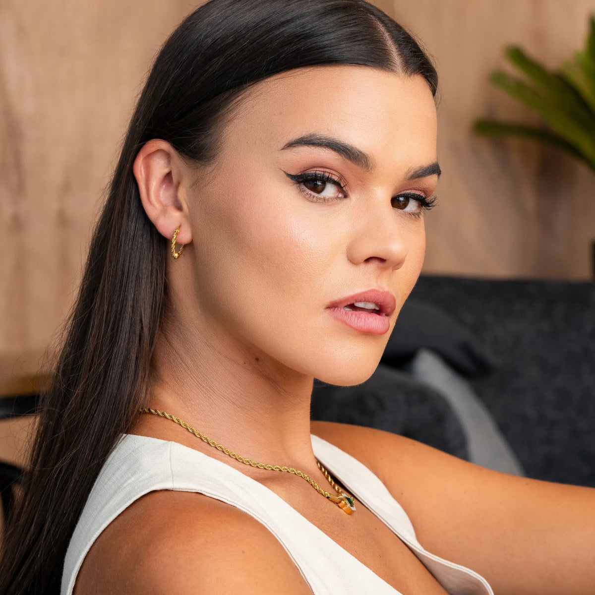 Elara Twist Hoops – 18K Gold Plated 