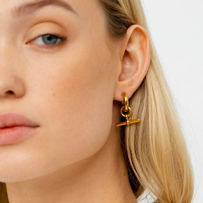T-Bar Earrings – 18K Gold Plated